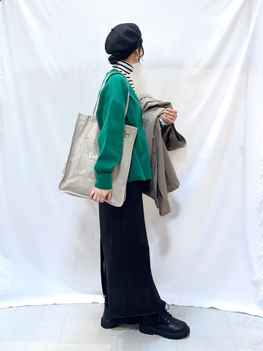 𝐇𝐢𝐫𝐨𝐦𝐢さんの「SHOO･LA･RUE｜【洗える/毛玉レス】表面がきれいなVネックカーディガン」を使ったコーディネート