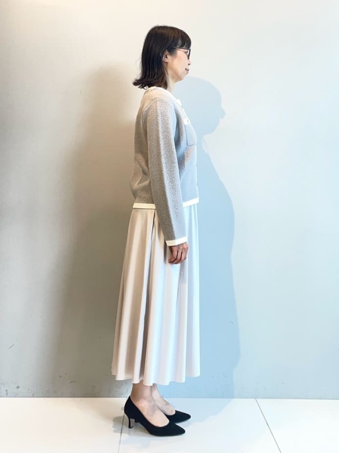 murayamaさんの「INDIVI｜【ミニブークレ素材】ジャケットライクカーディガン」を使ったコーディネート