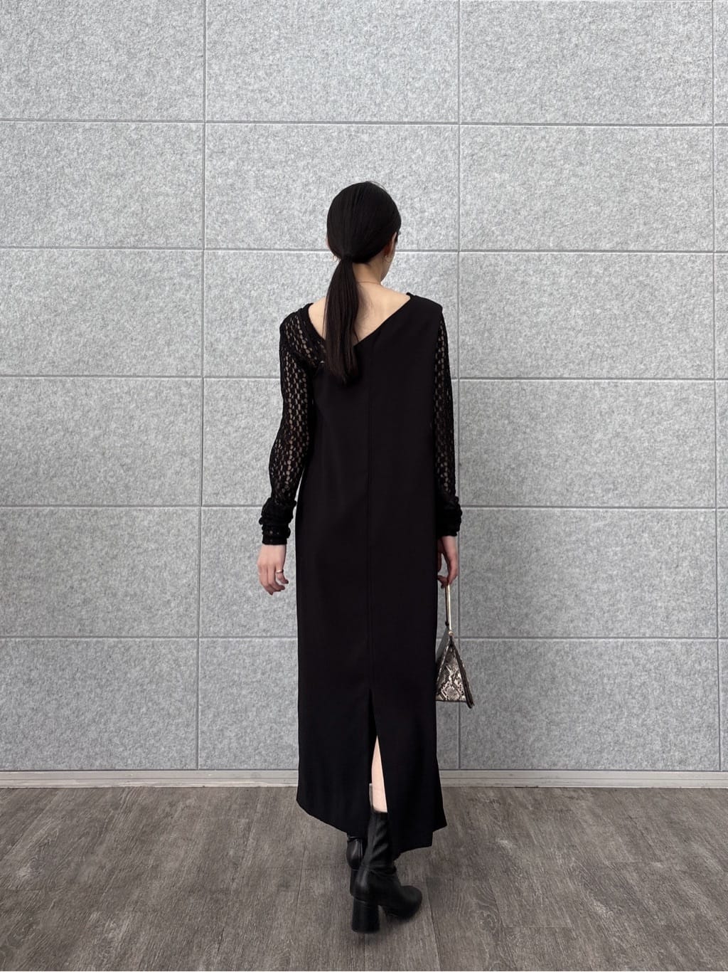 ひなさんの「INDIVI｜【LE VERNIS】Metal handle minibag」を使ったコーディネート