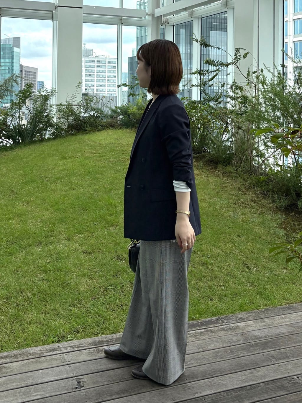 sakuさんの「INDIVI｜【褒められパンツ】ワンタックワイドパンツ」を使ったコーディネート