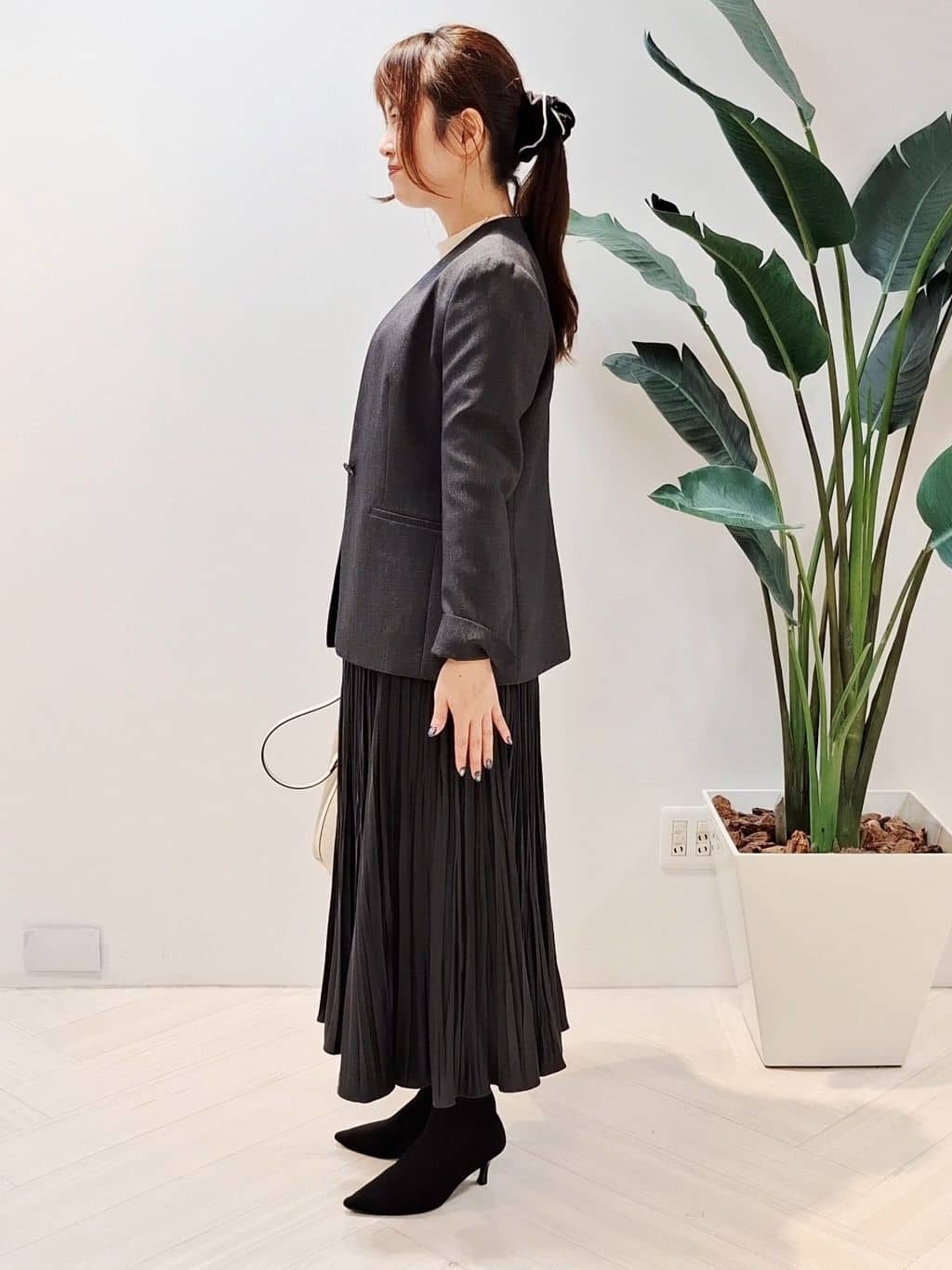 YuKaRiさんの「UNTITLED｜【洗える／通勤／スーツ】メランジストレッチ ノーカラージャケット」を使ったコーディネート