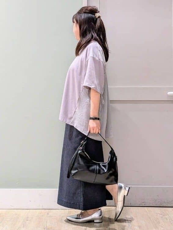 チグ♪さんの「grove｜後ろ姿で魅せる　バックドロストシャーリングTシャツ」を使ったコーディネート