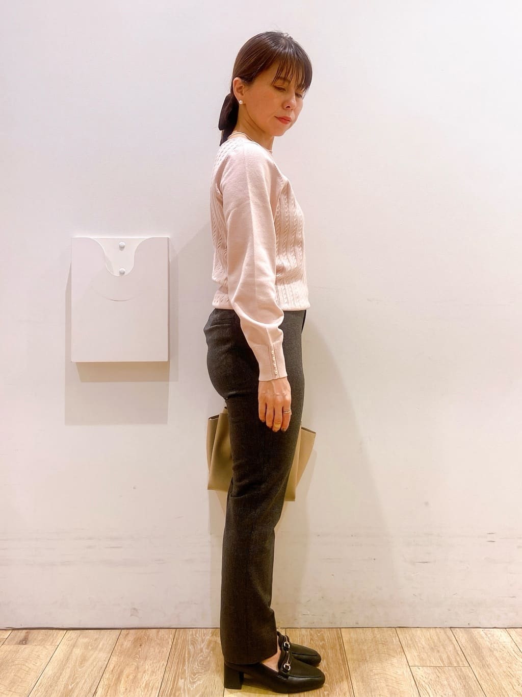 YUKOさんの「index｜ウォームストレッチテーパードパンツ【洗濯機OK／防シワ／吸湿発熱】《XS～3L》」を使ったコーディネート