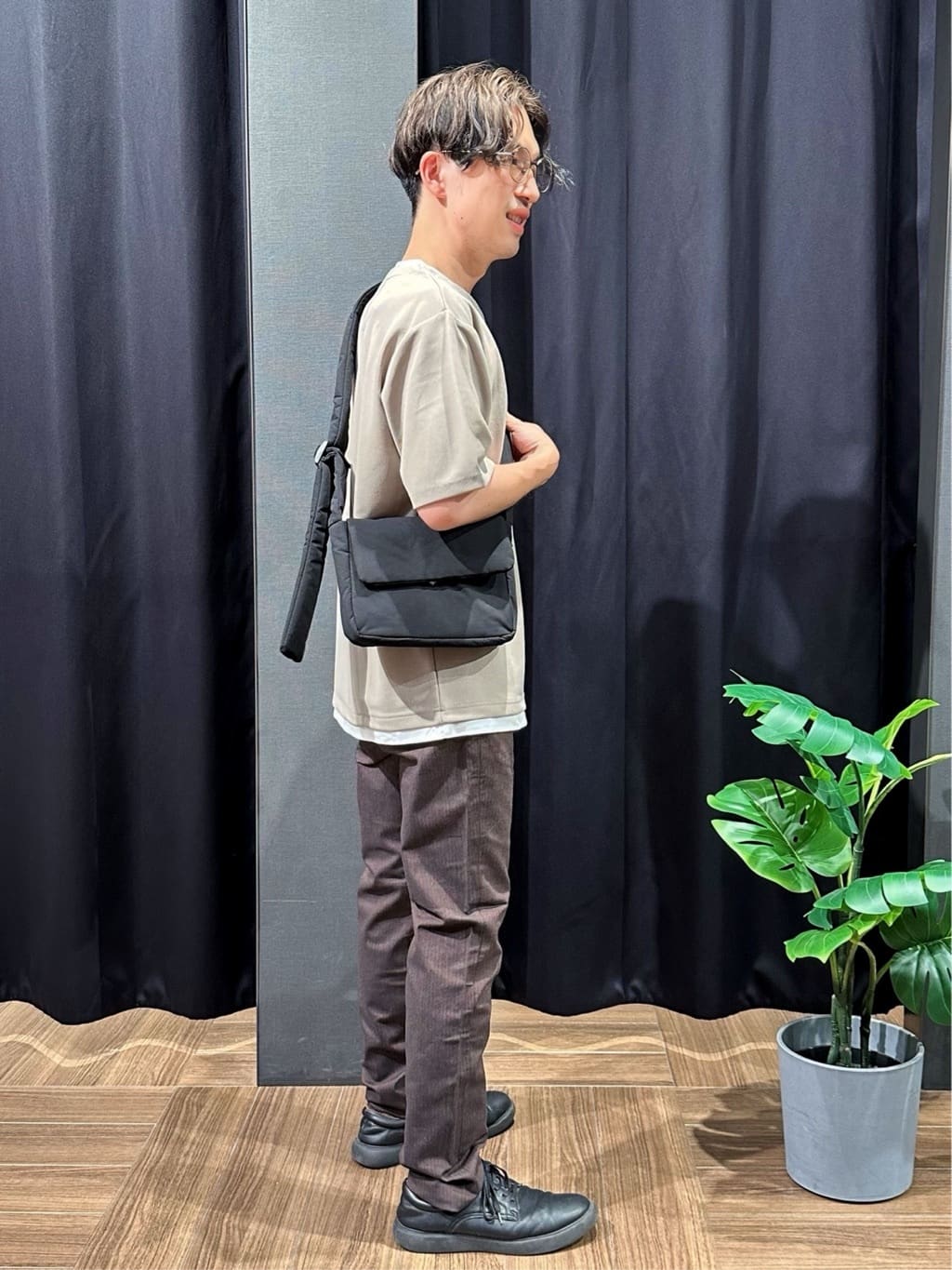 tomoyaさんの「THE SHOP TK｜ツイルキーネック半袖Tシャツ」を使ったコーディネート