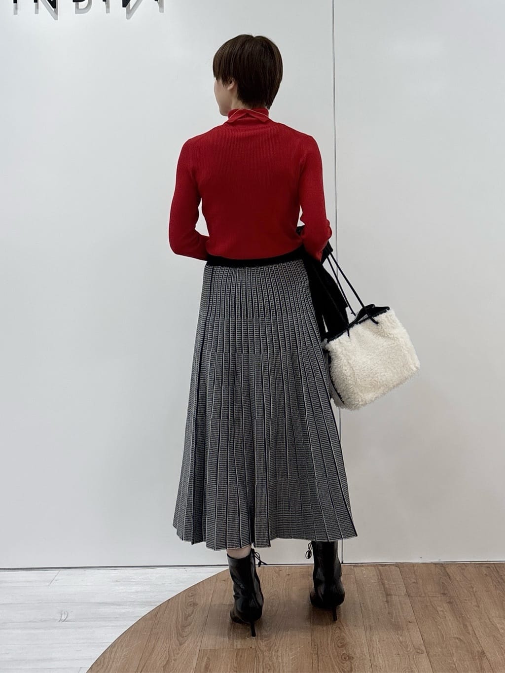 kanaeさんの「INDIVI｜【洗える】ラメニットカーディガン」を使ったコーディネート