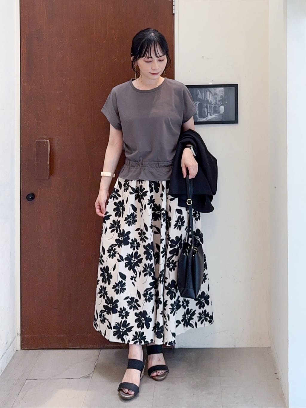 𝐇𝐢𝐫𝐨𝐦𝐢さんの「SHOO･LA･RUE｜【S-LL】夏のレイヤードコーデに さらりと着られるメッシュジレ」を使ったコーディネート