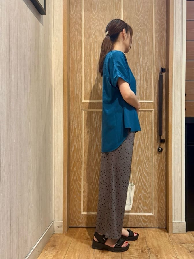KAORIさんの「SHOO･LA･RUE｜【洗える/プチプラ】大人の抜け感をプラスする バンドカラーシャツ」を使ったコーディネート