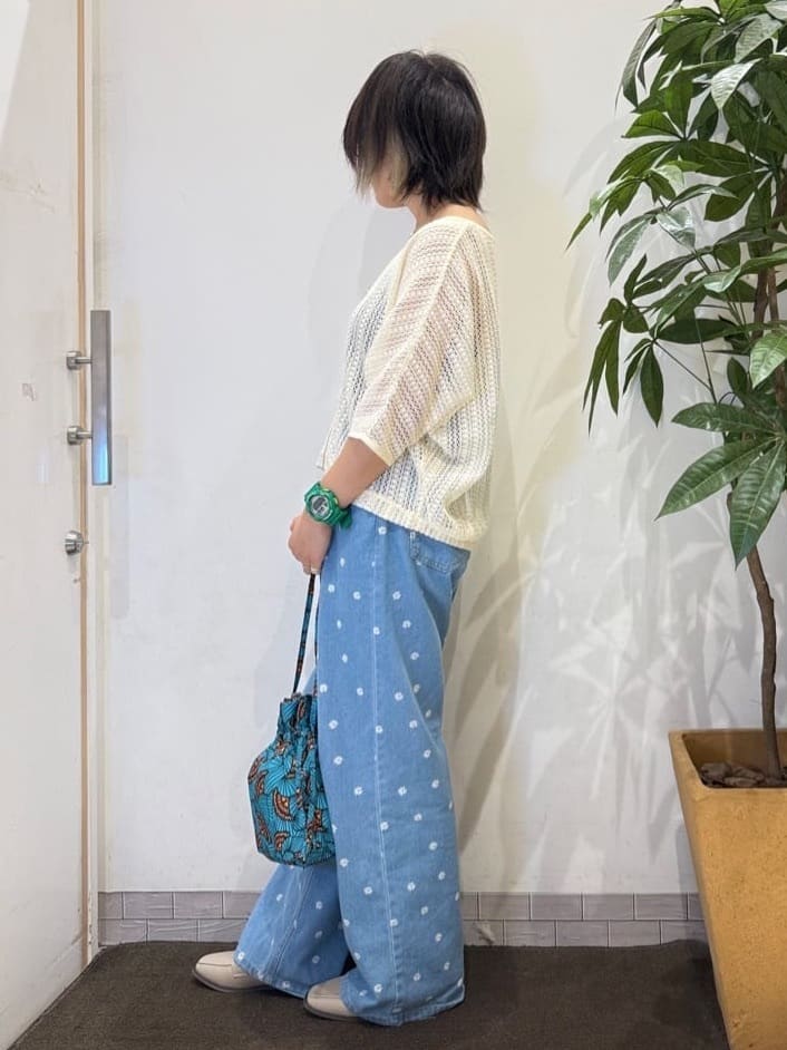 misakiさんの「SHOO･LA･RUE｜【洗える/S-LL】季節の変わり目に 透かし柄が涼やか ジップブルゾン」を使ったコーディネート