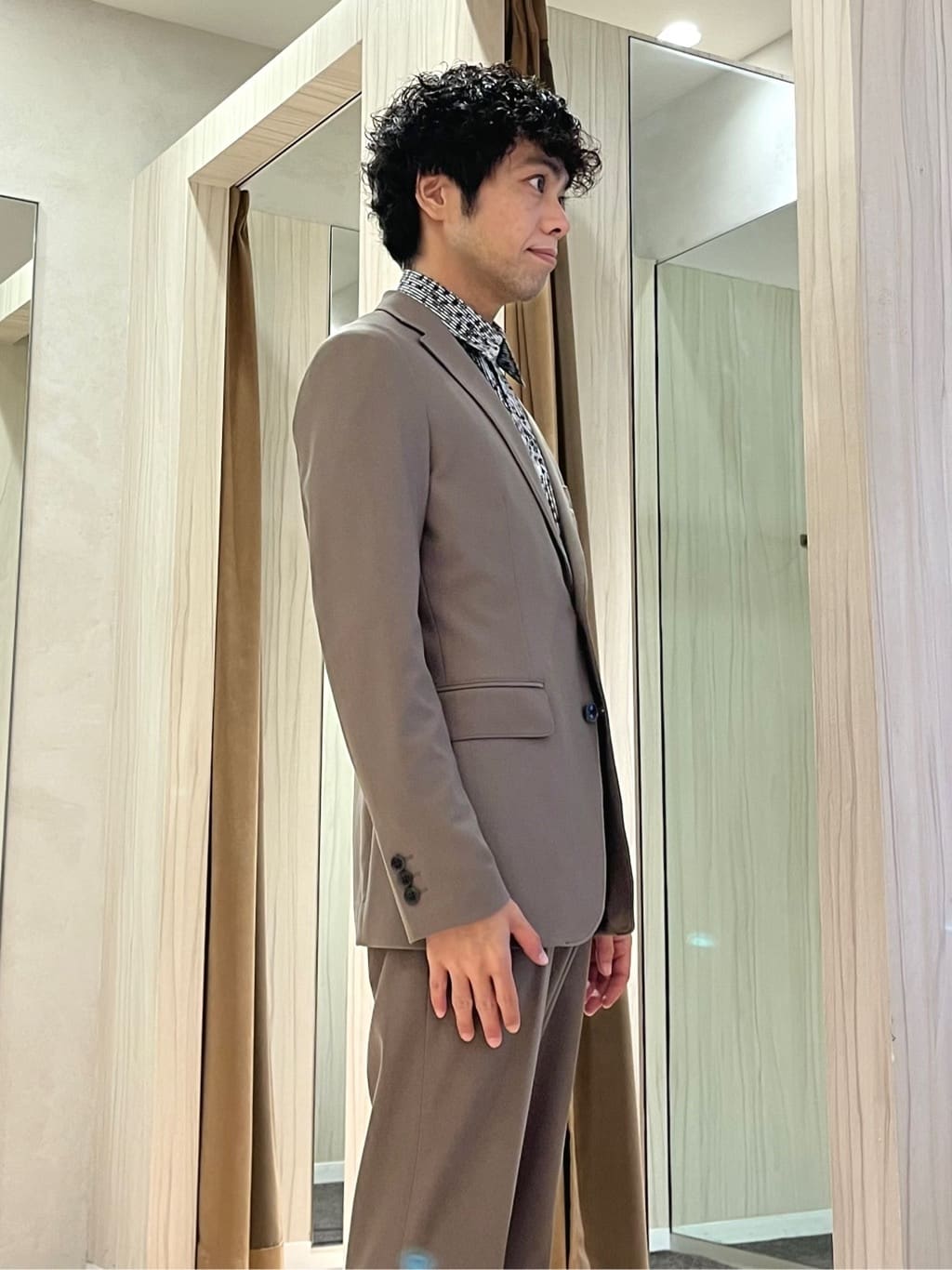 URAさんの「TAKEO KIKUCHI｜【360&deg;ストレッチ／セットアップ対応】None Of Stress ジャケット」を使ったコーディネート