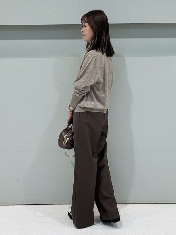 makiさんの「UNTITLED｜【アンサンブル可/洗える】シルクウールカシミヤ ドルマンスリーブニット」を使ったコーディネート