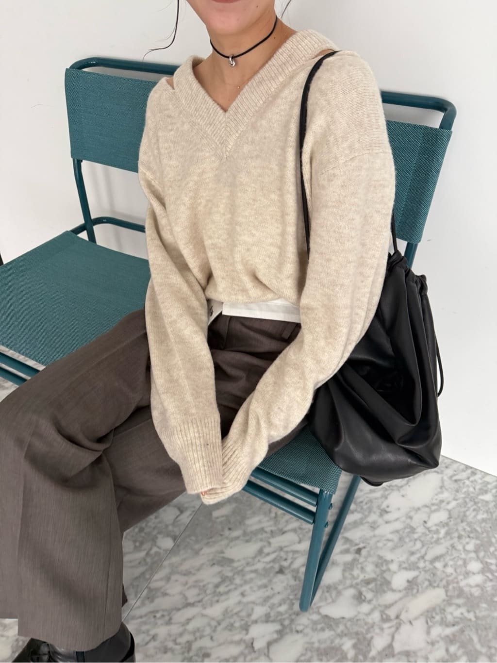 miyu maesakaさんの「CODE A｜M cloudy over V pullover」を使ったコーディネート