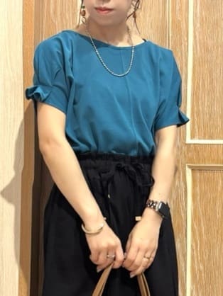 meiさんの「SHOO･LA･RUE｜【S-LL/UV/プチプラ】お袖タックで好印象 デザインTシャツ」を使ったコーディネート