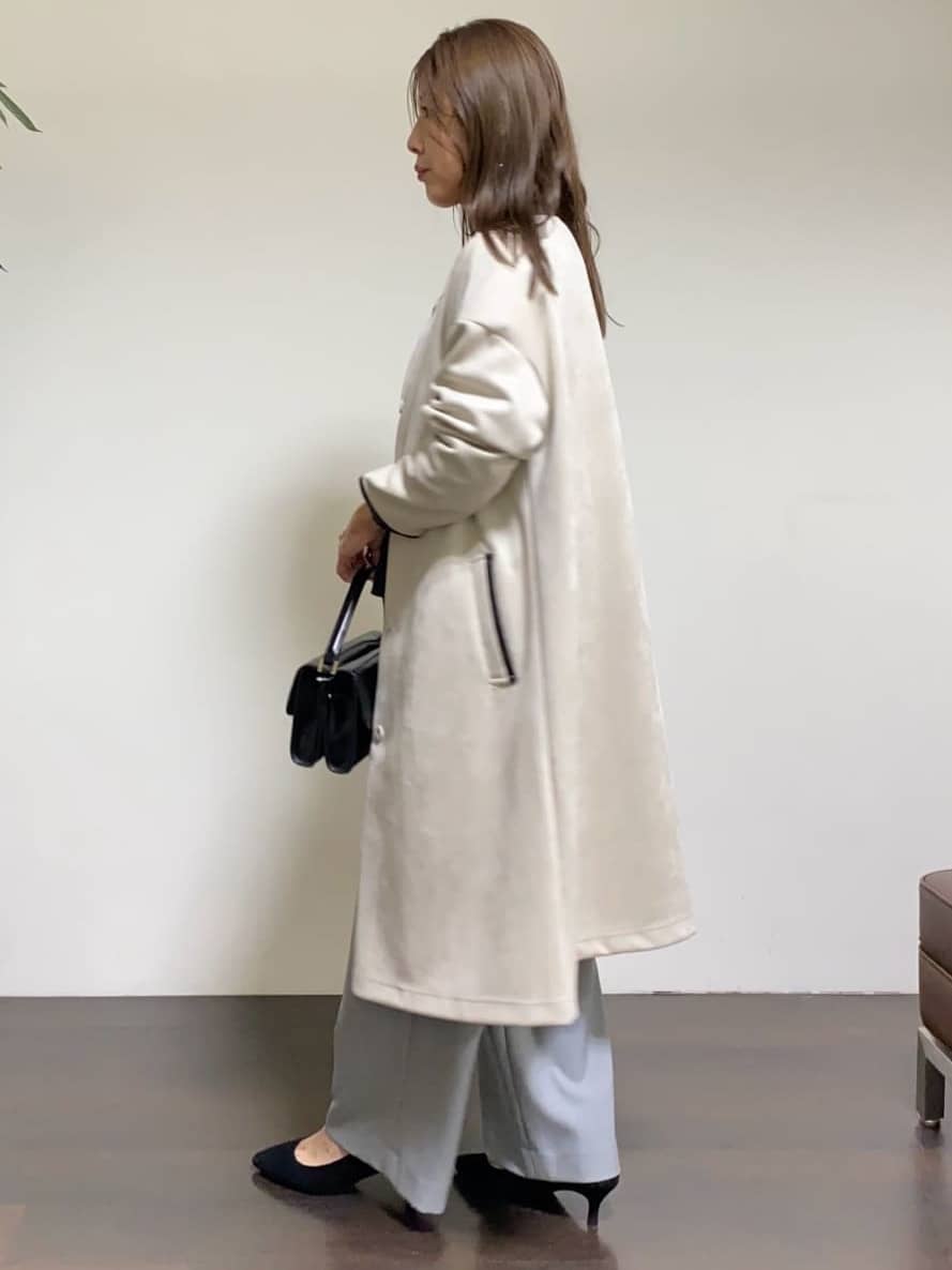 tomoさんの「UNTITLED｜【丸首/Tシャツ風/短丈】シャギースリーブ ポンチカットソー」を使ったコーディネート