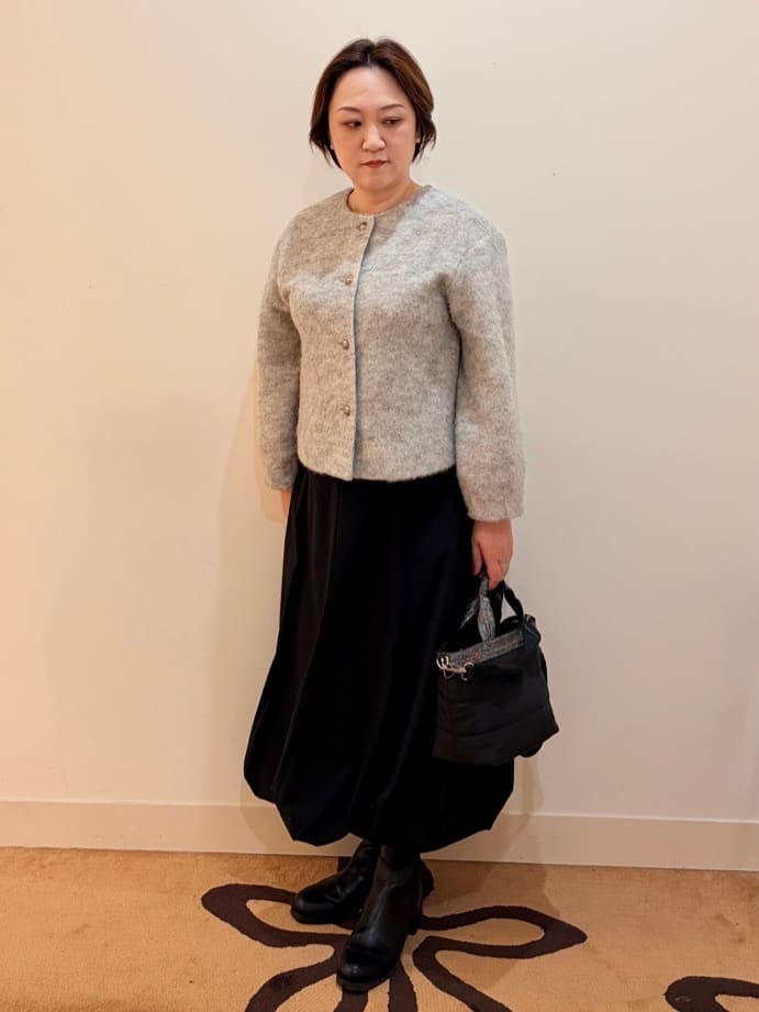 Misatoさんの「UNTITLED｜【ジャケット風/メタルボタン】アルパカ混シャギーカーディガン」を使ったコーディネート