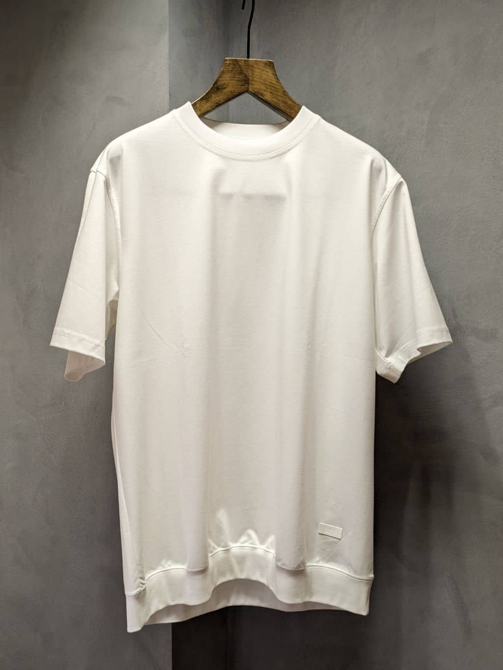 yasuさんの「TAKEO KIKUCHI｜【抗菌防臭／5サイズ展開】ハイゲージポンチ Tシャツ」を使ったコーディネート