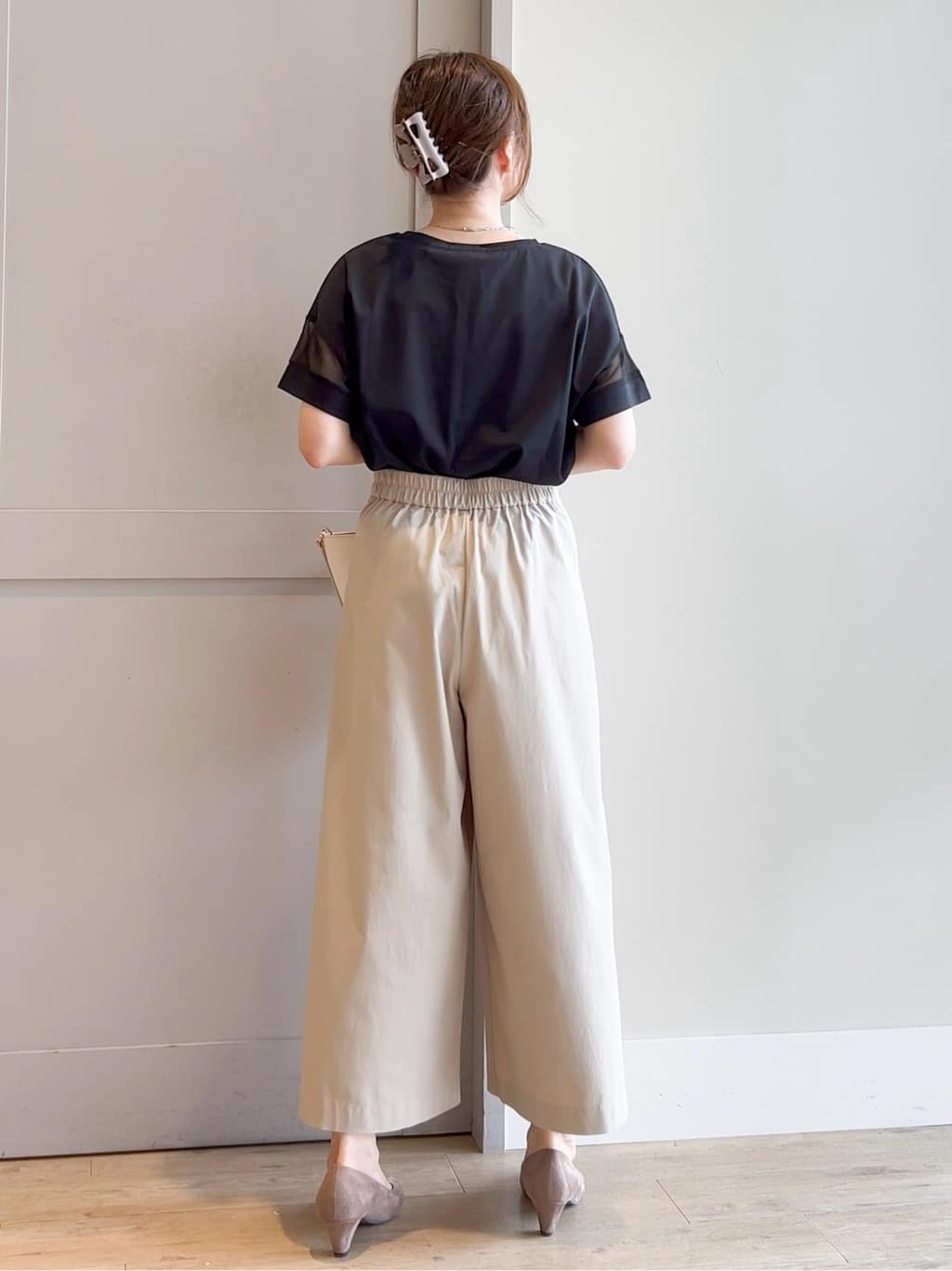 yamakoさんの「grove｜サマーハイパーストレッチワイドパンツ」を使ったコーディネート