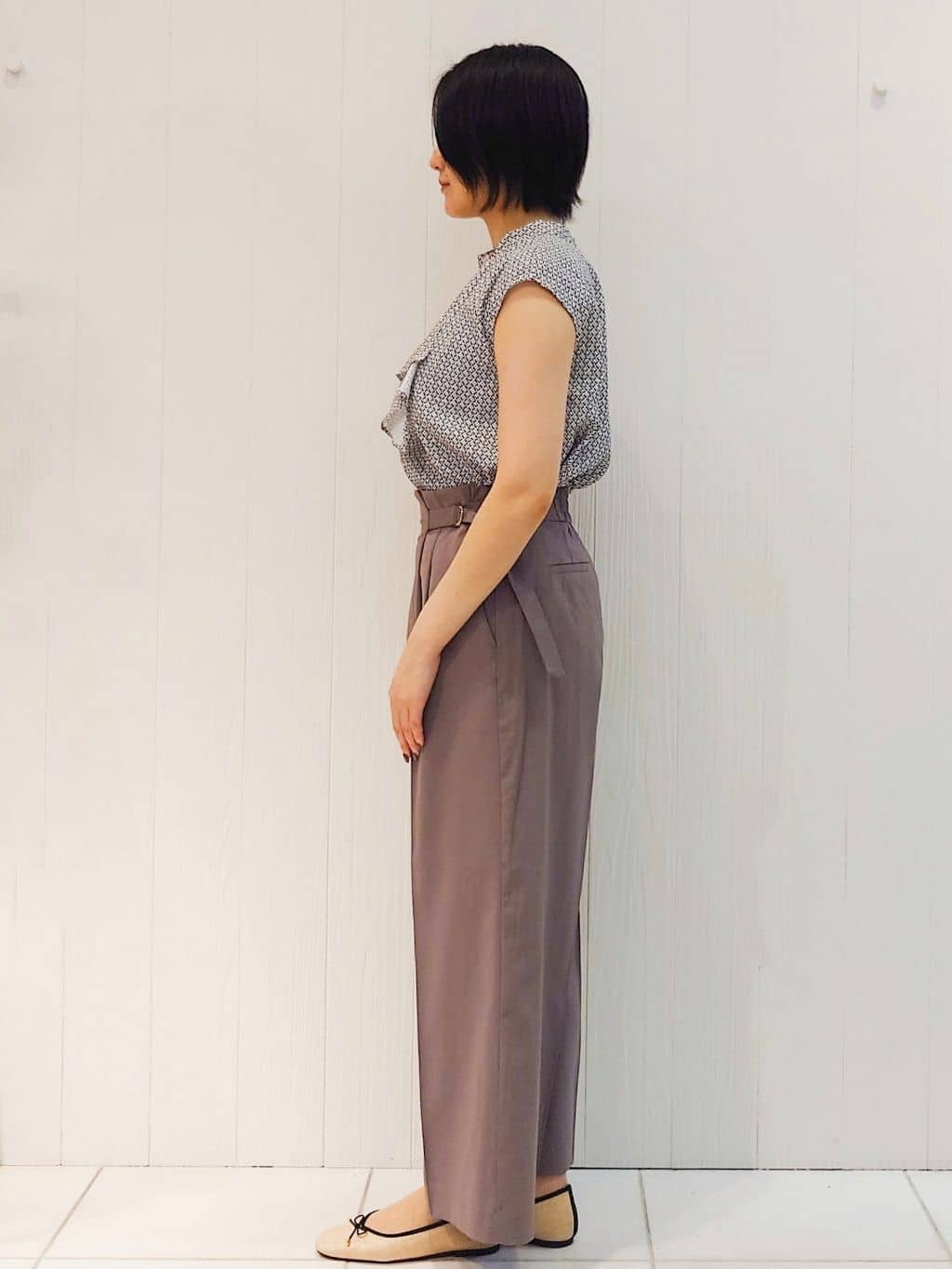 haruさんの「index｜ラップストレートパンツ【接触冷感／抗ピル／洗濯機洗い可／イージーアイロン】」を使ったコーディネート