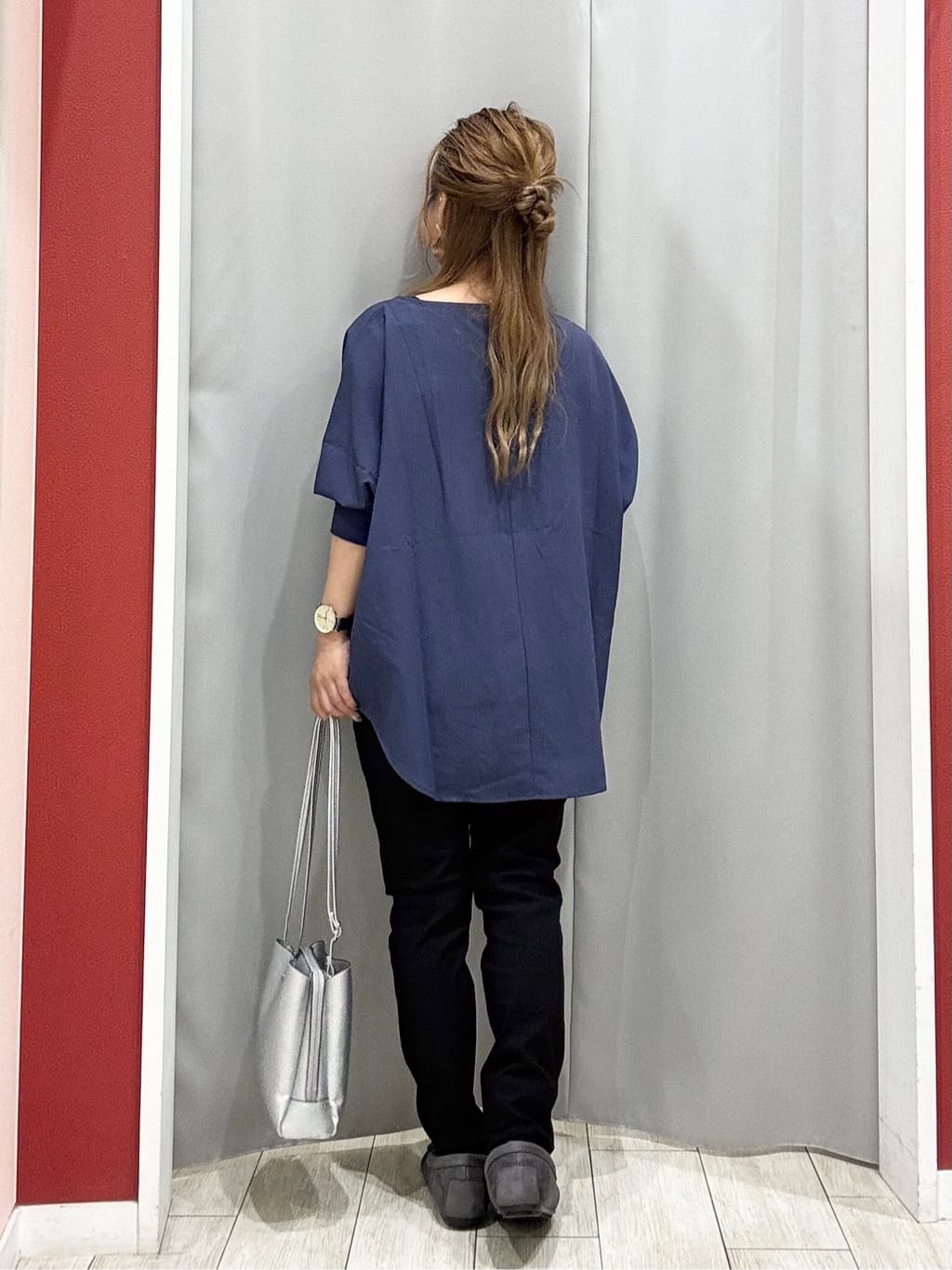 shioさんの「SHOO･LA･RUE｜【高レビュー/洗濯後しわになりにくい】1枚でサマ見え 8分袖ドルマンブラウス」を使ったコーディネート