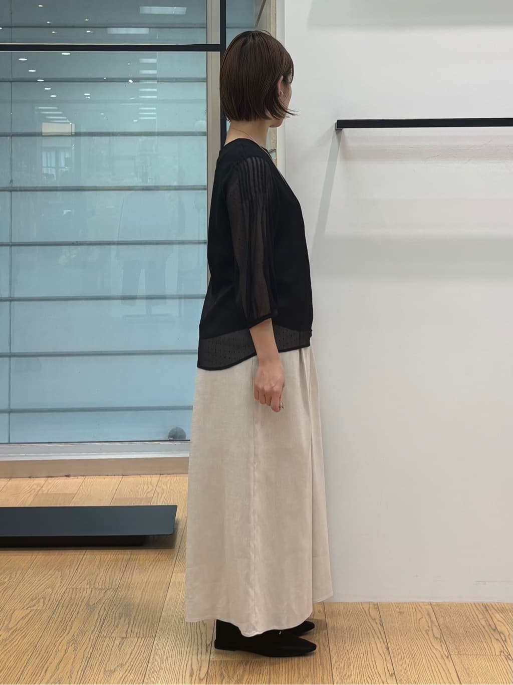 asamiさんの「INDIVI｜フロッキードットブラウス」を使ったコーディネート