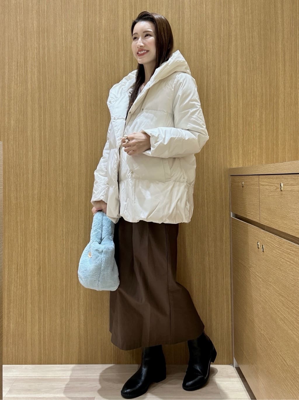 maiさんの「OPAQUE.CLIP｜Vネックラメニット【洗濯機OK】」を使ったコーディネート