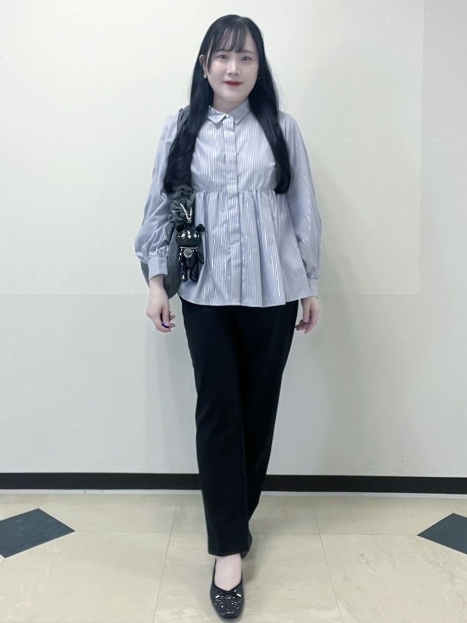 Hitomiさんの「index｜《丈が選べる》ストレッチテーパードパンツ／セットアップ対応【洗濯機OK／イージーアイロン】」を使ったコーディネート