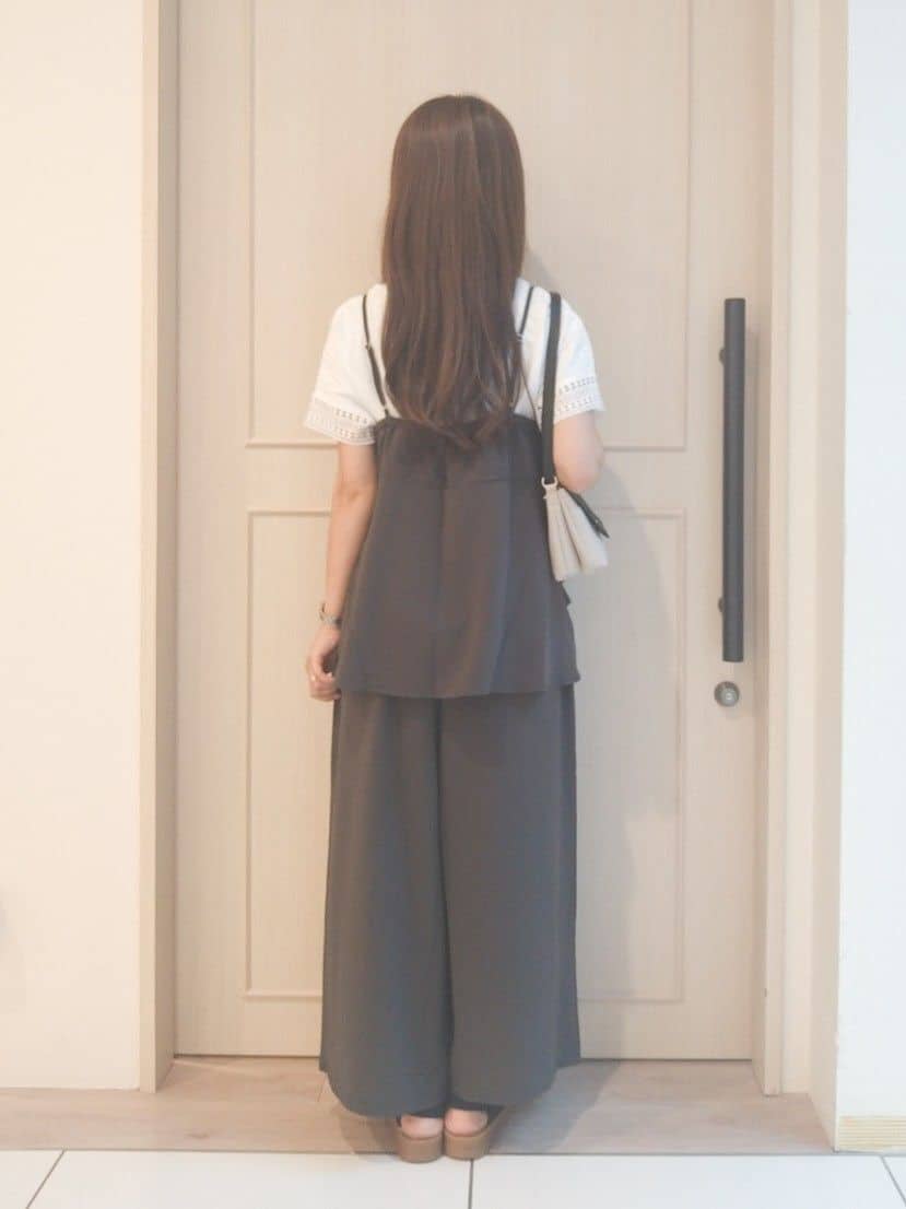 mi-saさんの「SHOO･LA･RUE｜【S-LL/セットアップ可/ひんやり】女性らしさ溢れる ティアードキャミソール」を使ったコーディネート