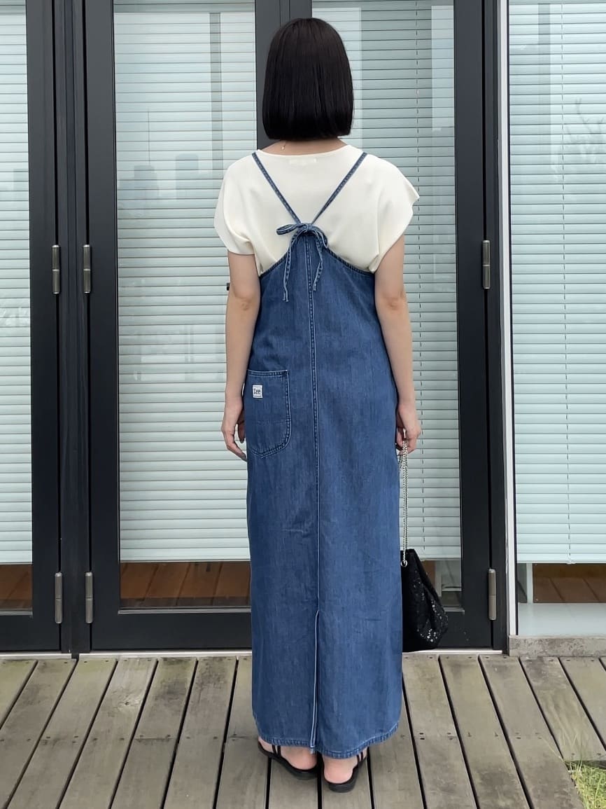 NATSUMIさんの「grove｜【Lee】DENIM CAMISOLE DRESS」を使ったコーディネート