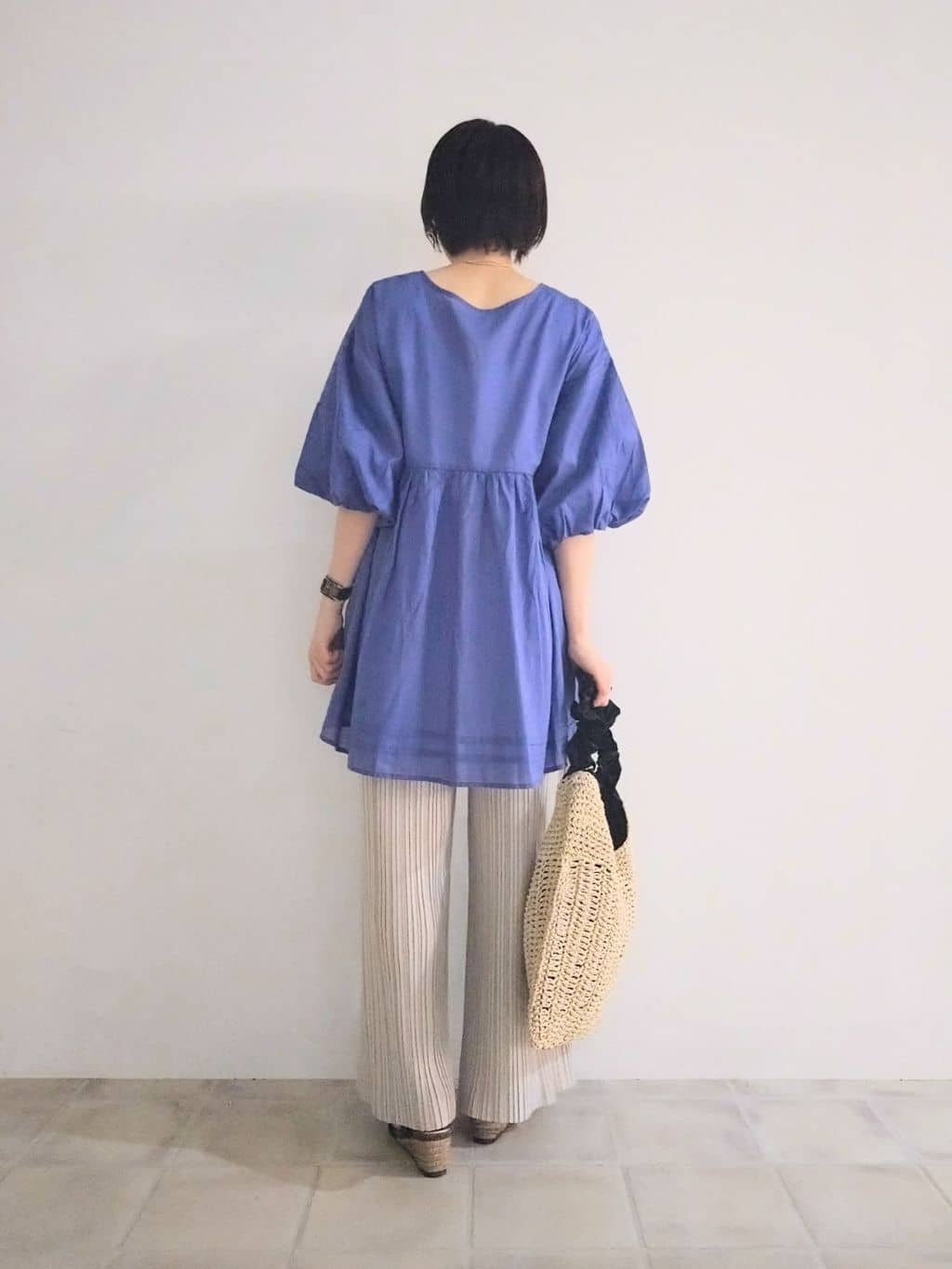 miomioさんの「SHOO･LA･RUE｜【S-LL】一枚で着映え バルーンスリーブブラウス」を使ったコーディネート