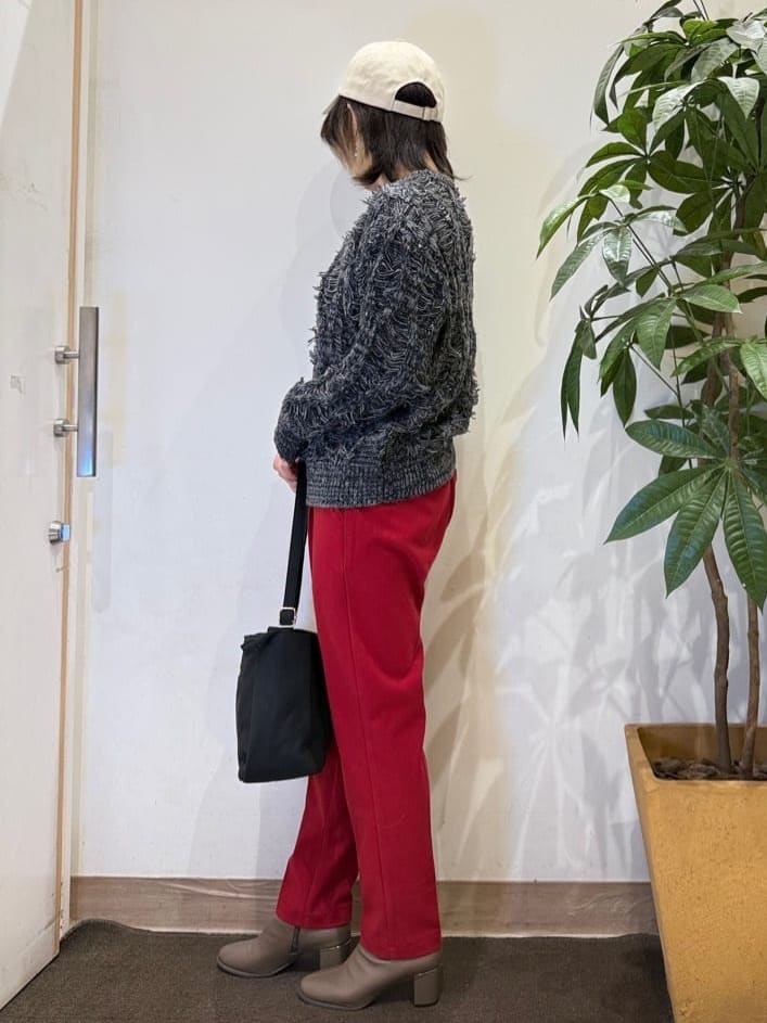 misakiさんの「SHOO･LA･RUE｜【S-LL】大人も着やすいシックなカラー 主役級フリンジニット」を使ったコーディネート