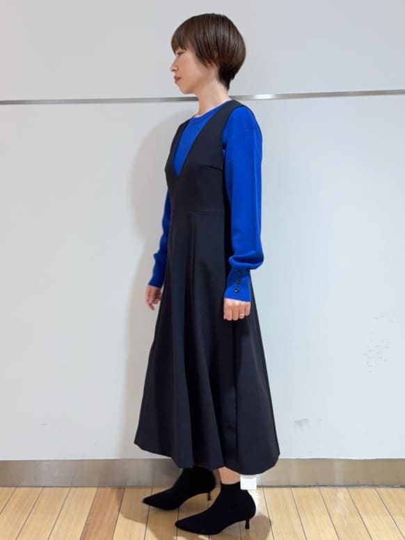 あやさんの「UNTITLED｜【Aライン/ワンピース】Vネックジャンパースカート」を使ったコーディネート