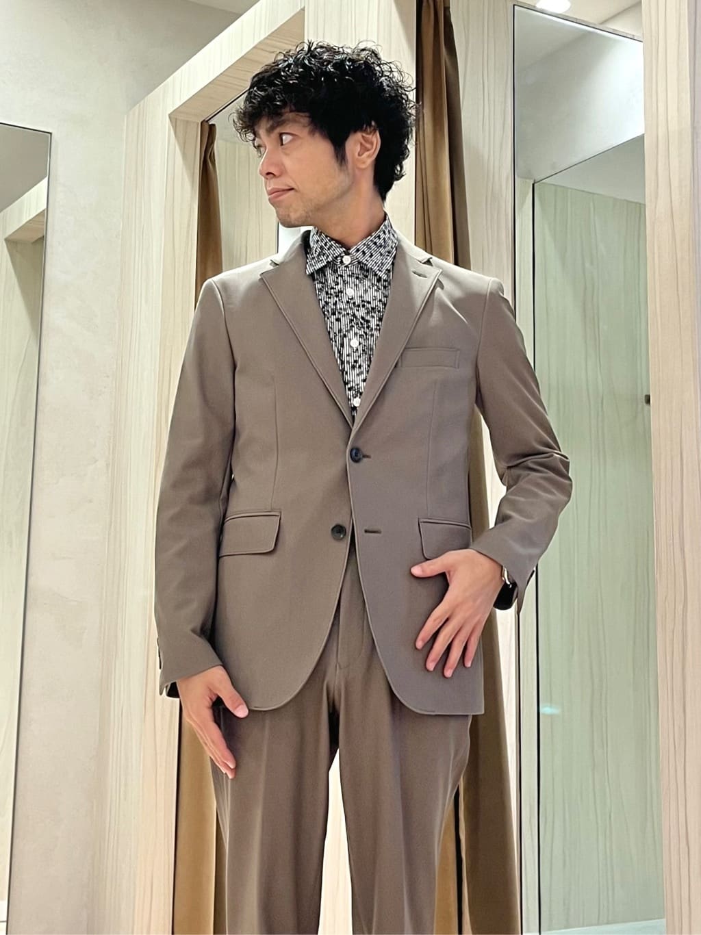 URAさんの「TAKEO KIKUCHI｜【360&deg;ストレッチ／セットアップ対応】None Of Stress ジャケット」を使ったコーディネート