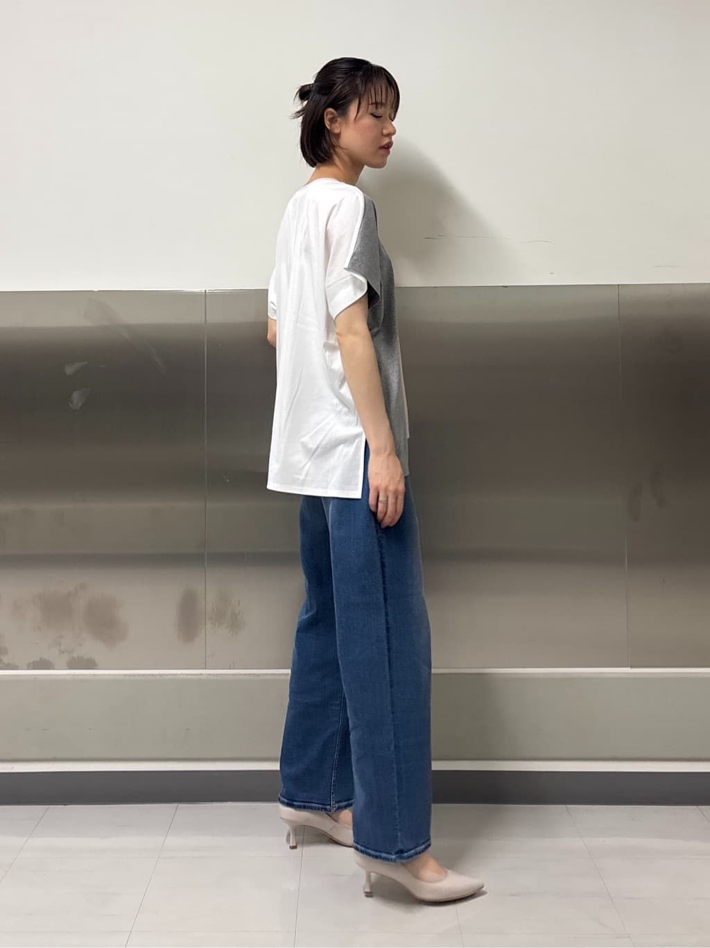 kanaeさんの「INDIVI｜【洗える／汗ジミ防止】バイカラー＆アシメヘム Tシャツ」を使ったコーディネート