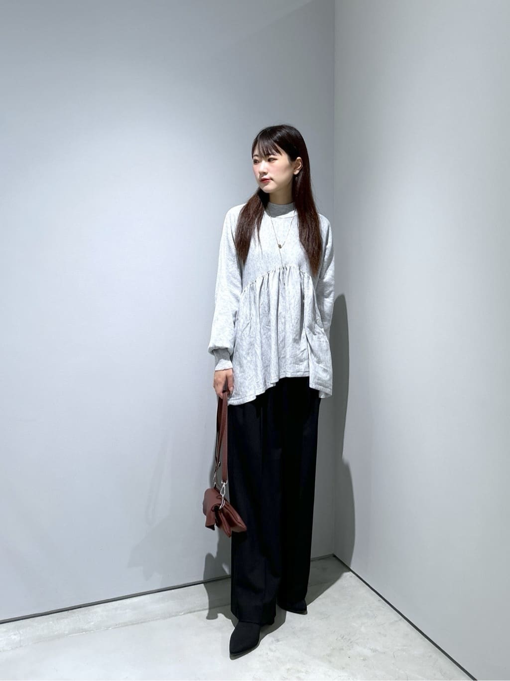 Renoさんの「INDIVI｜【再入荷】ペプラムハイネックニット」を使ったコーディネート