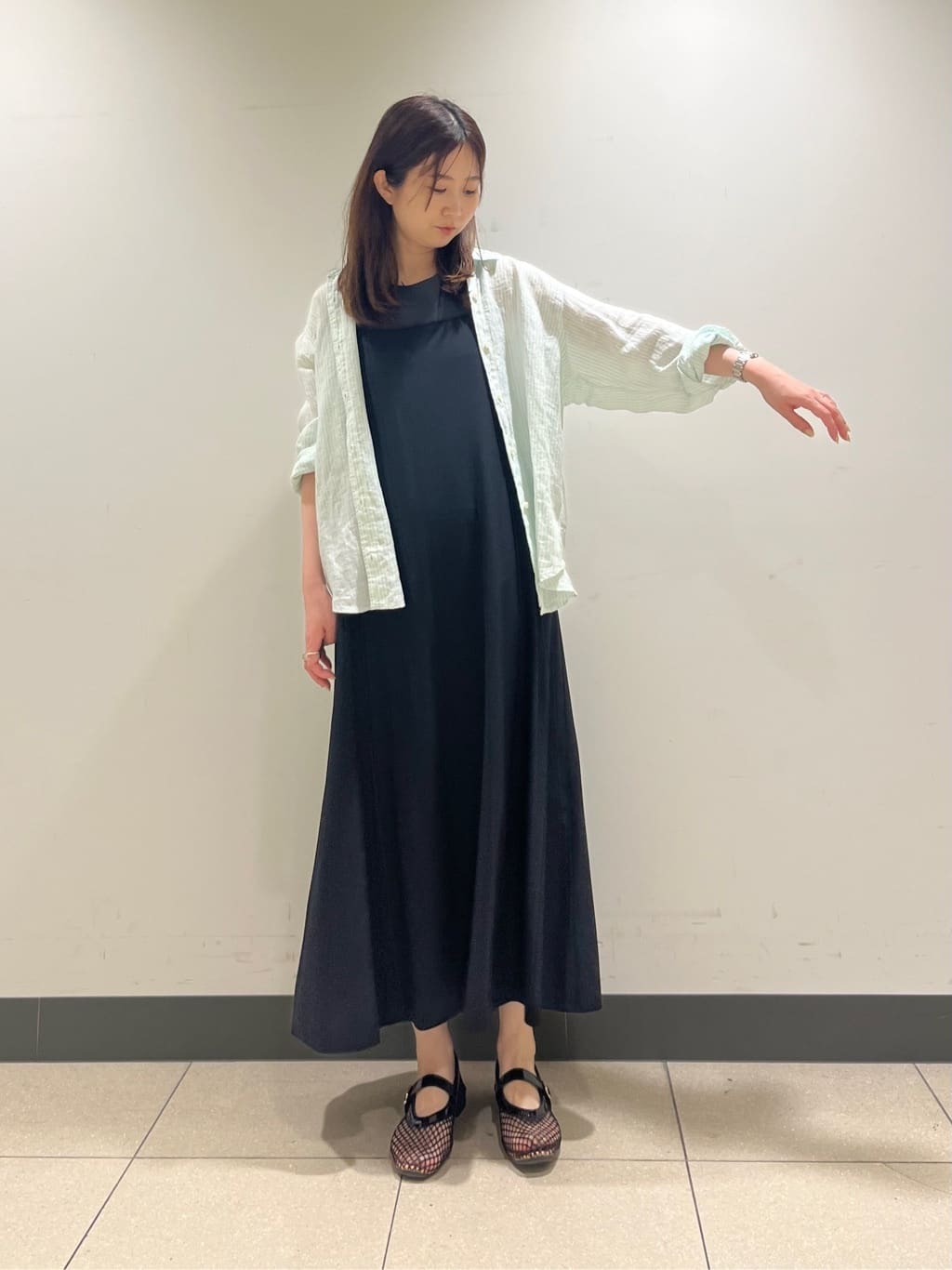 shokoさんの「INDIVI｜【UVケア】エアリージョーゼット キャミワンピース」を使ったコーディネート
