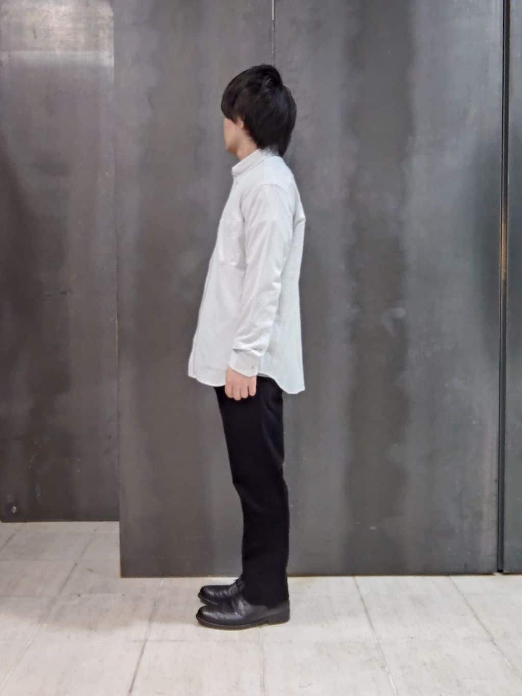 shiominさんの「TAKEO KIKUCHI｜【抗菌防臭/シーズンレス】シアサッカーギンガムチェック ストレッチシャツ」を使ったコーディネート