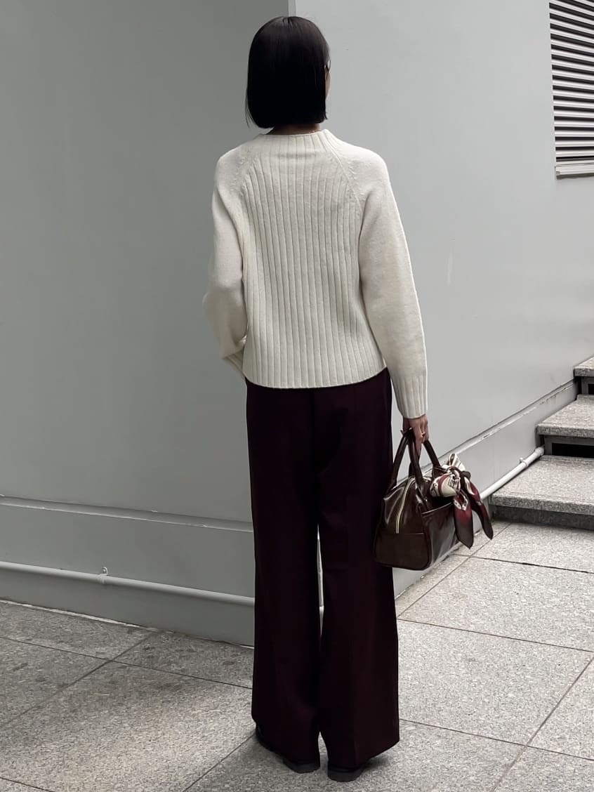 NATSUMIさんの「grove｜【洗える】バックリブ切替ニット」を使ったコーディネート