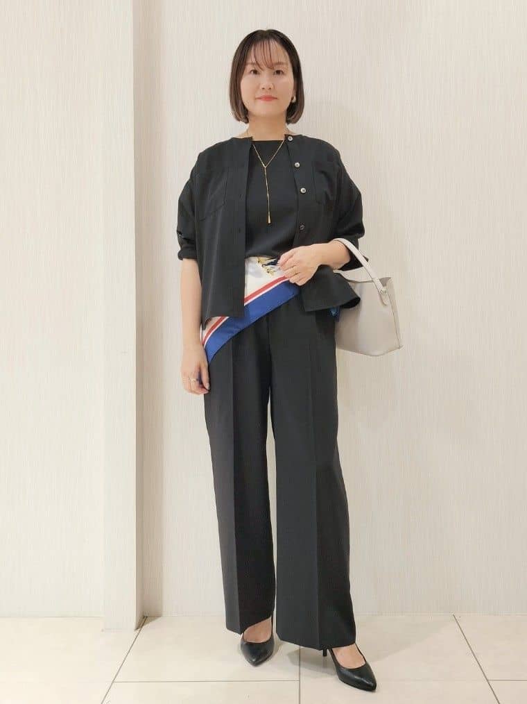 naokoさんの「UNTITLED｜【セットアップ可/はっ水/通勤】リラククール 半袖ブラウス」を使ったコーディネート