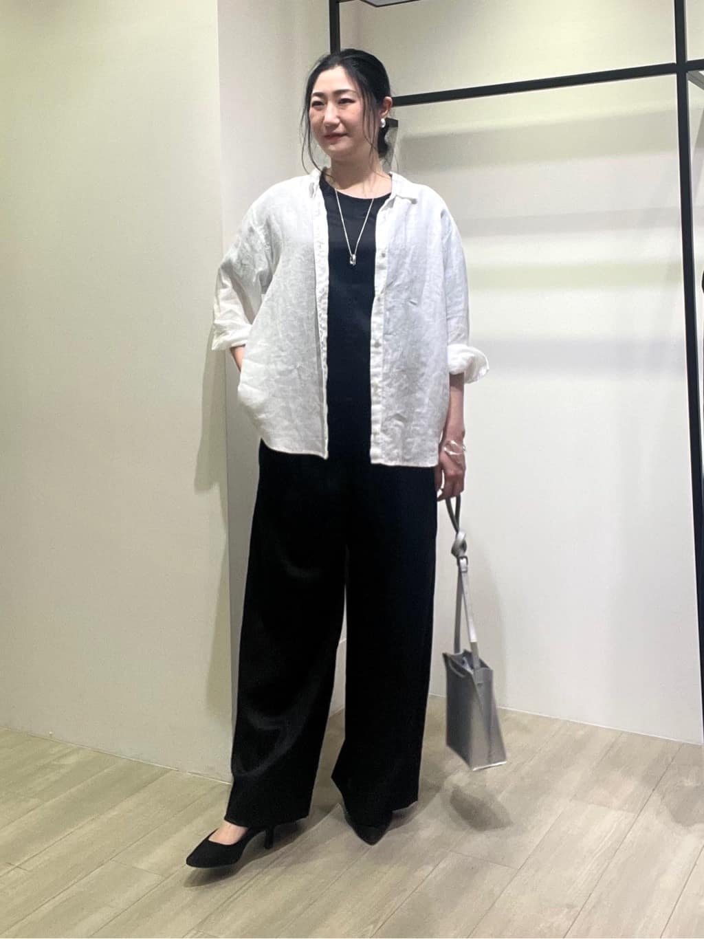 TOMOMIさんの「INDIVI｜クロスバングル」を使ったコーディネート