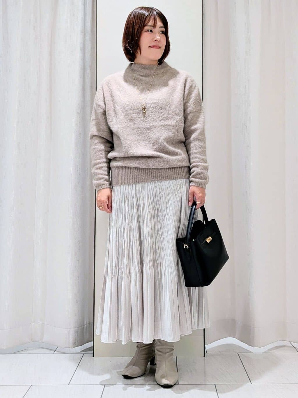 Onumaさんの「UNTITLED｜【大人な品格/ふわふわニット】フォックスカシミヤ コクーンニット」を使ったコーディネート