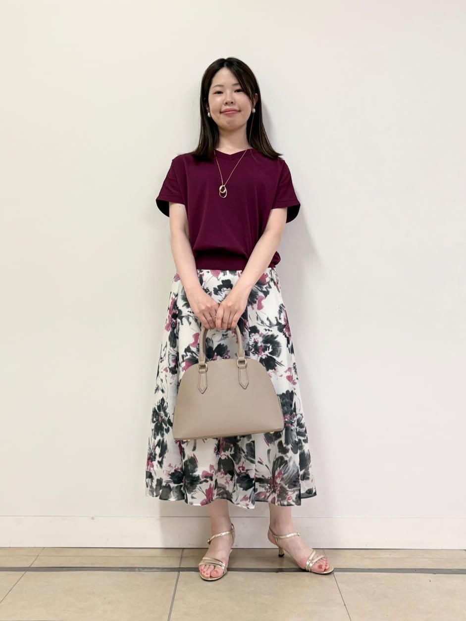 asamiさんの「UNTITLED｜【シアー/後ろウエストゴム】ペイントフラワースカート」を使ったコーディネート
