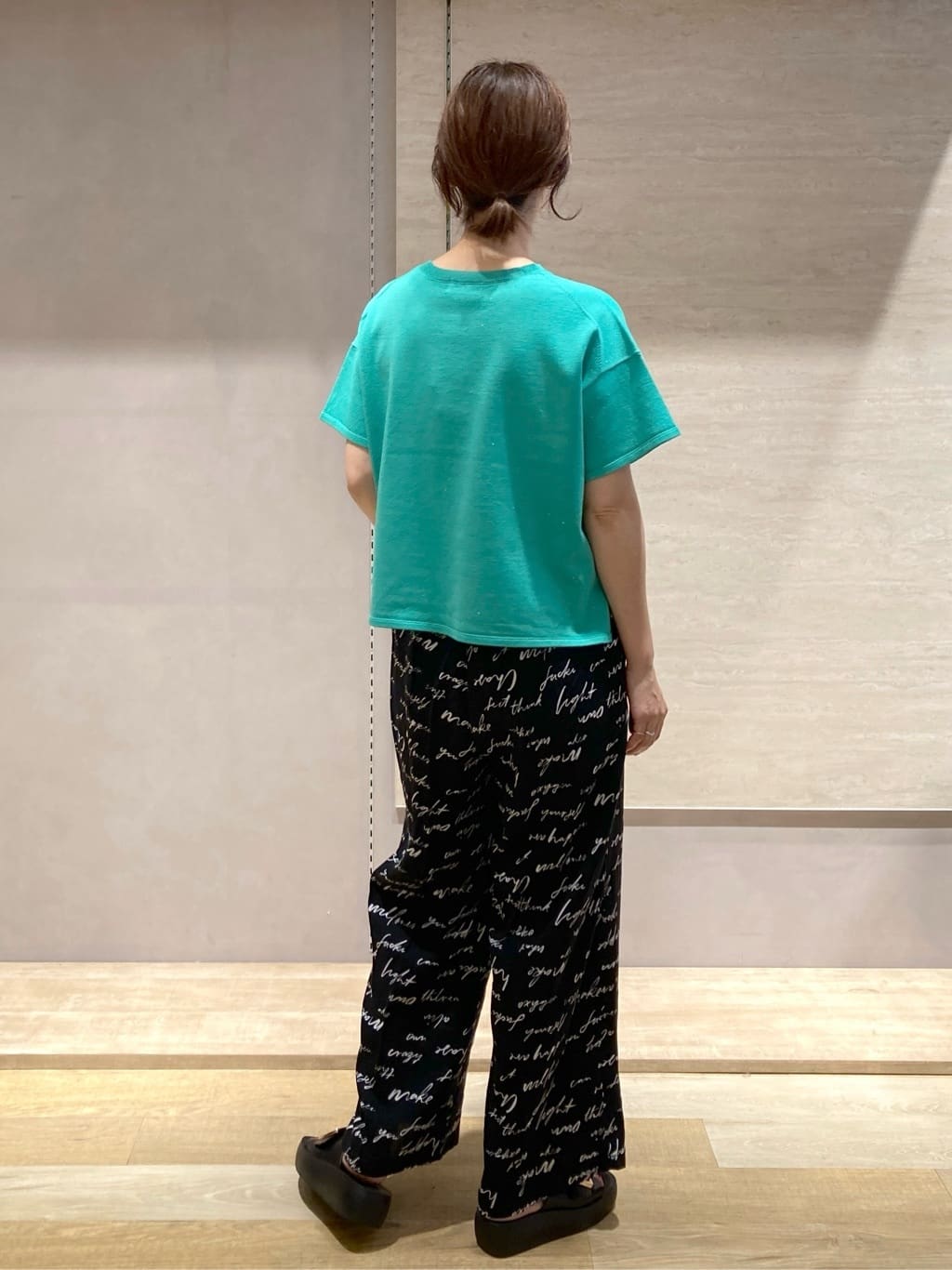 たけねぇさんの「OPAQUE.CLIP｜スパンコールサマーニット【洗濯機洗い可／抗ピル】」を使ったコーディネート