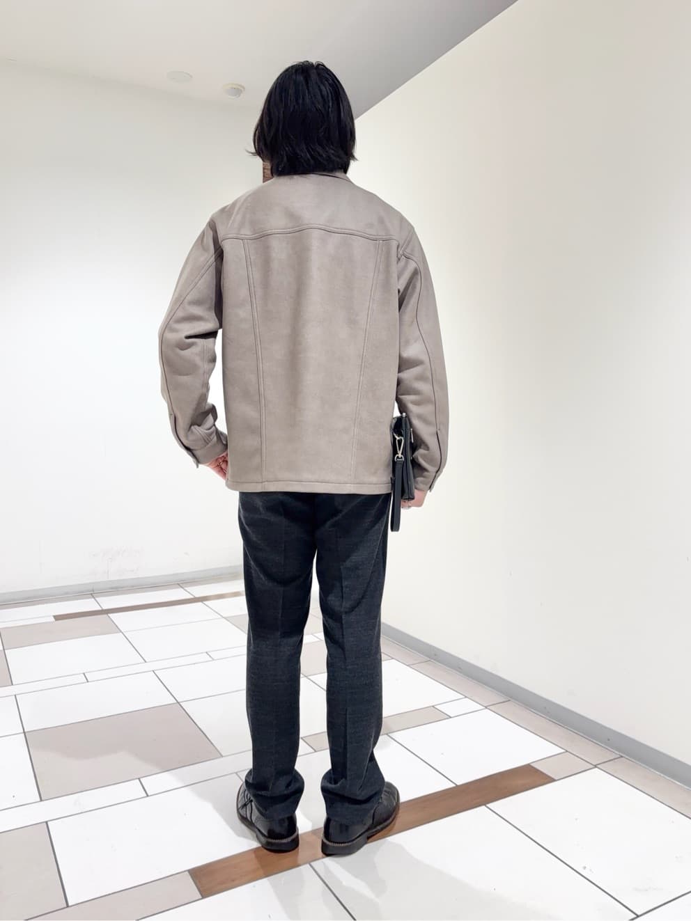 及川さんの「TAKEO KIKUCHI｜ハイゲージ モックネック ニット プルオーバー」を使ったコーディネート