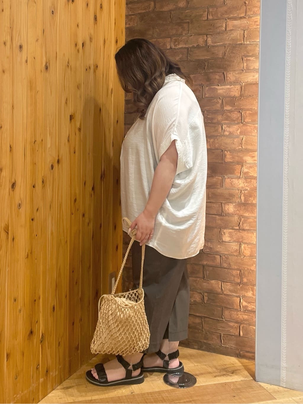 Risaさんの「SHOO･LA･RUE｜【ひんやり】すっきりきれいに体型カバー コクーンシルエットワンピース」を使ったコーディネート