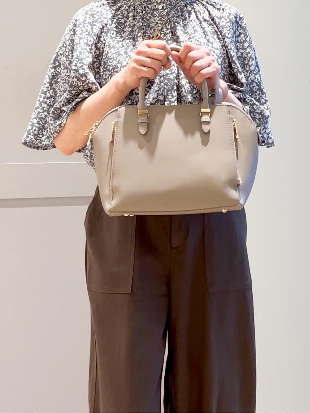 yamakoさんの「grove｜【接触冷感】見た目はきちんと、着心地はらくちん クロップドベイカーパンツ」を使ったコーディネート