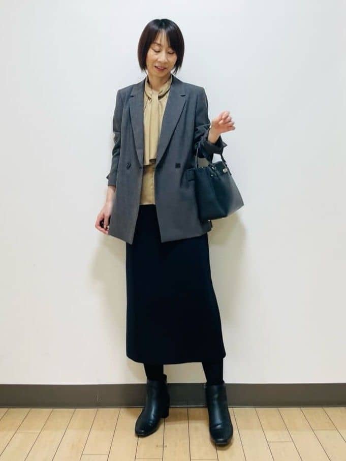 Riiさんの「Reflect｜【キレイめスタイル／通勤におすすめ◎】ボウタイシャンブレーカラーブラウス」を使ったコーディネート