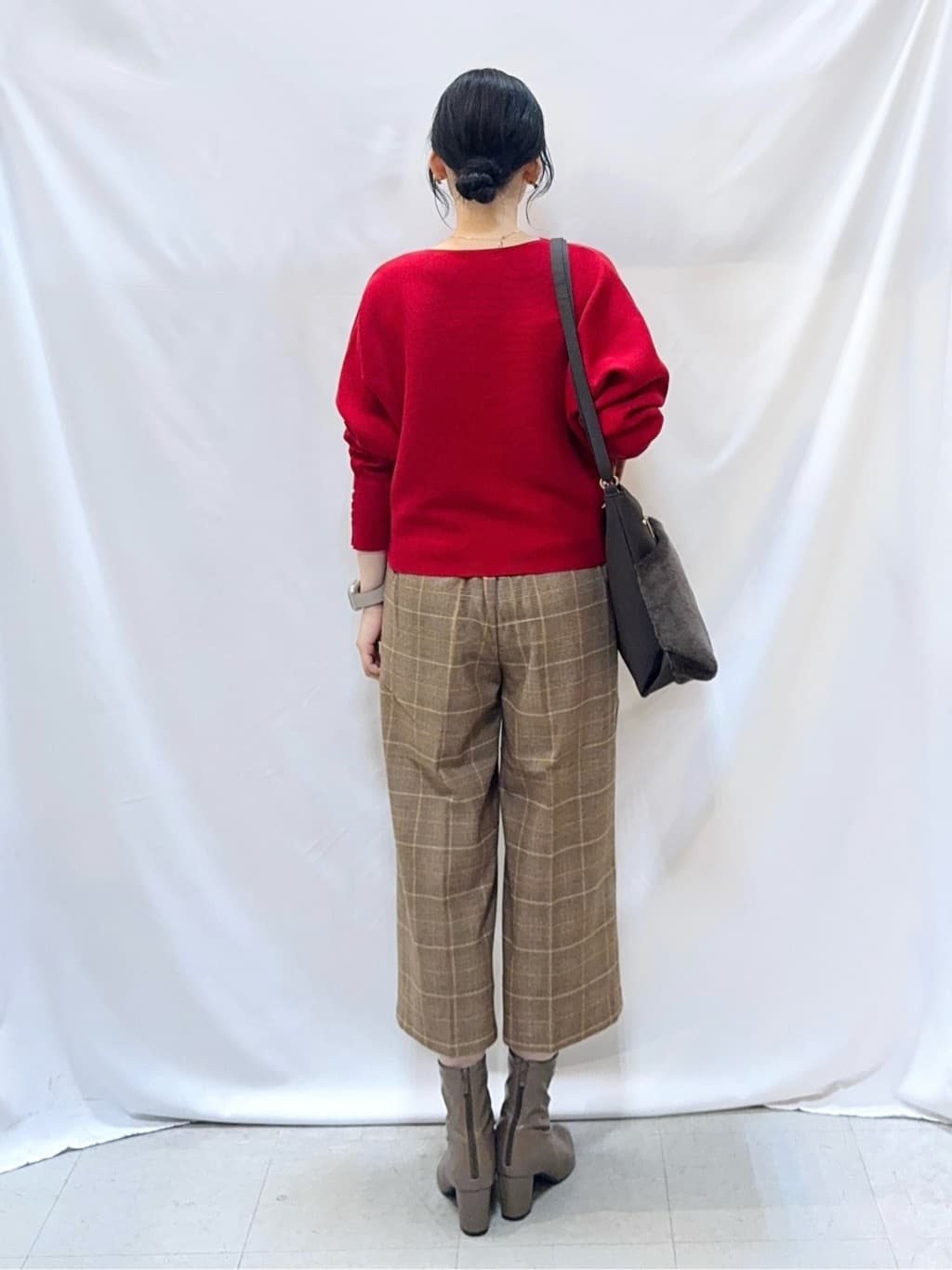𝐇𝐢𝐫𝐨𝐦𝐢さんの「SHOO･LA･RUE｜【洗濯機可/S-LL】きちんと見えする あったか裏起毛ガウチョパンツ」を使ったコーディネート
