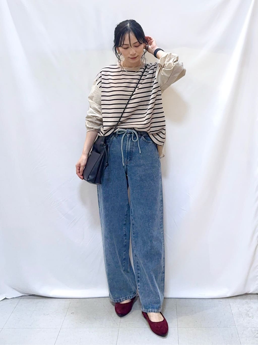 𝐇𝐢𝐫𝐨𝐦𝐢さんの「SHOO･LA･RUE｜【S-LL】インせず決まる 背中タック入り パフ袖トップス」を使ったコーディネート