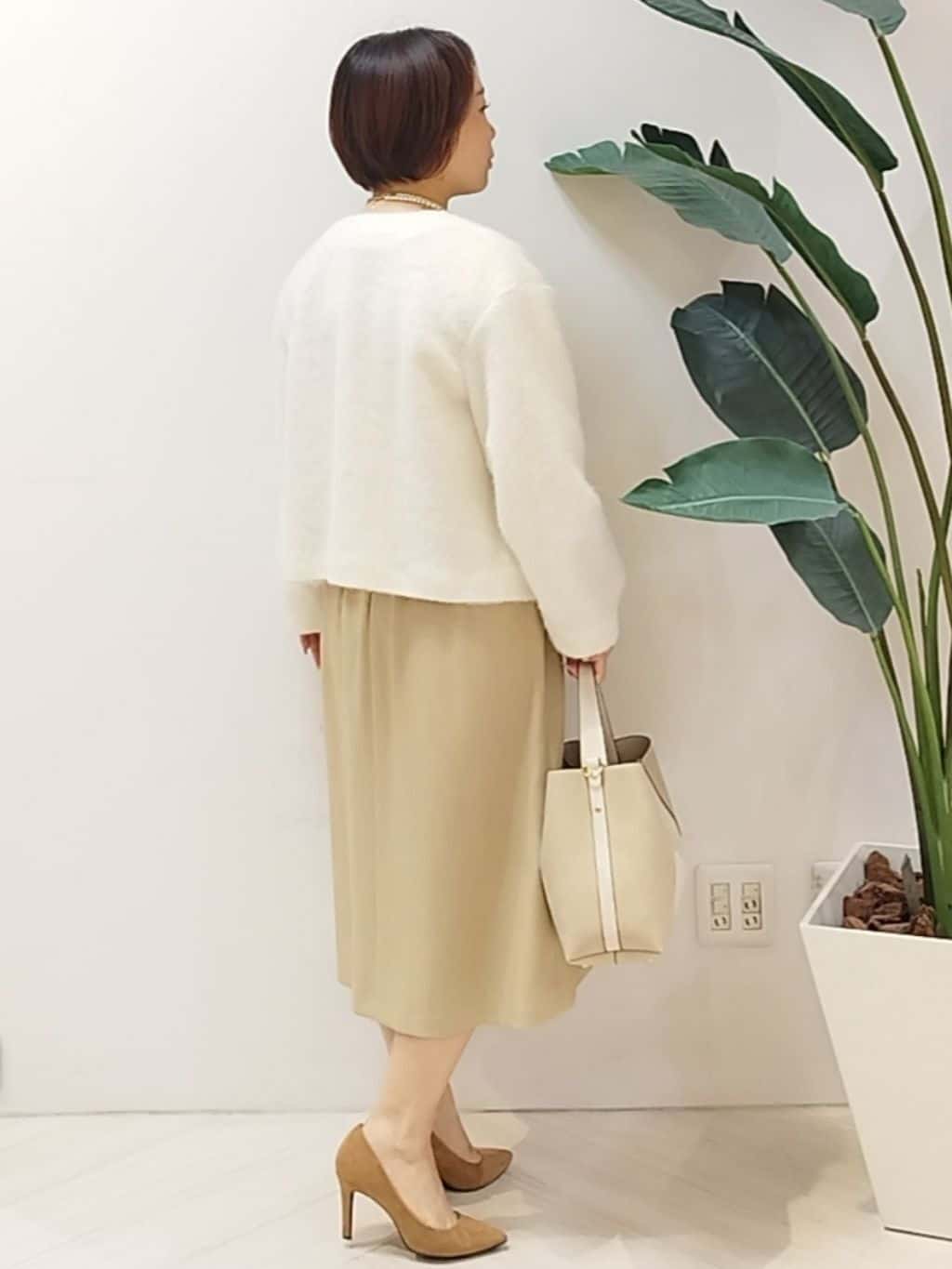 s u g iさんの「UNTITLED｜【ジャケット風/メタルボタン】アルパカ混シャギーカーディガン」を使ったコーディネート
