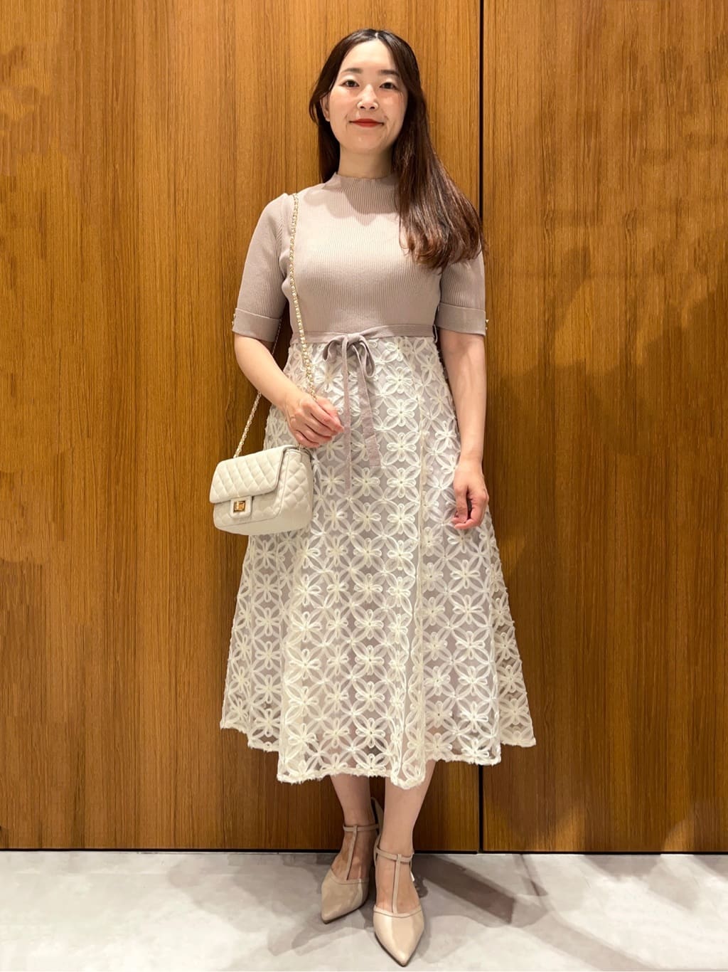 アスカさんの「index｜ロゴ刺繍クルーカーディガン【洗濯機洗い可】」を使ったコーディネート