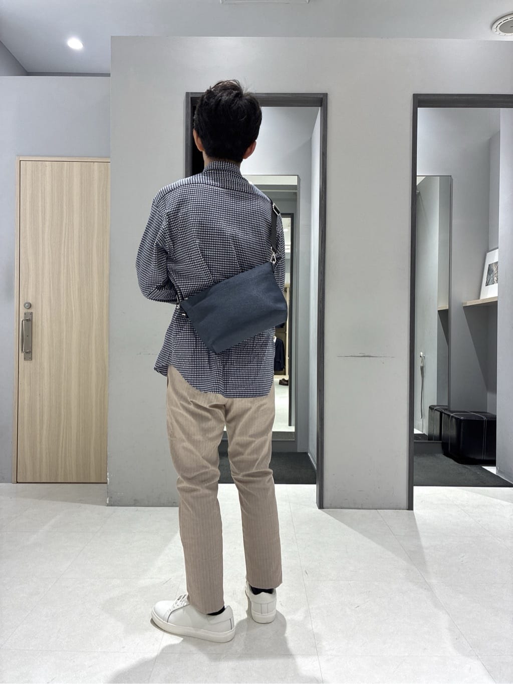 わいずみさんの「TAKEO KIKUCHI｜【抗菌防臭/シーズンレス】シアサッカーギンガムチェック ストレッチシャツ」を使ったコーディネート